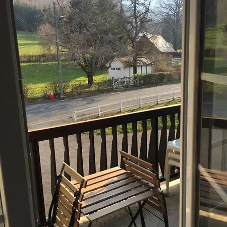 Renove Prive Proche De Toutes Commodites Et Loisirs, Place Parking Inclus 라루브불