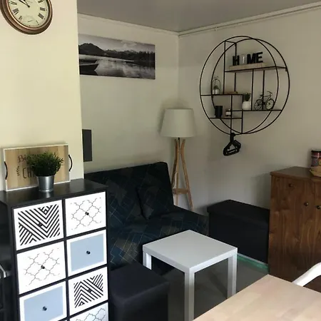 Renove Prive Proche De Toutes Commodites Et Loisirs, Place Parking Inclus 라루브불