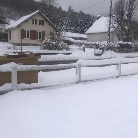 Renove Prive Proche De Toutes Commodites Et Loisirs, Place Parking Inclus * 라루브불