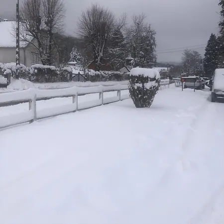 Renove Prive Proche De Toutes Commodites Et Loisirs, Place Parking Inclus 라루브불