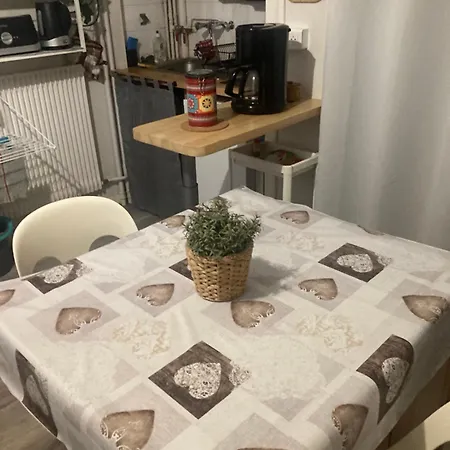 Renove Prive Proche De Toutes Commodites Et Loisirs, Place Parking Inclus 아파트 *